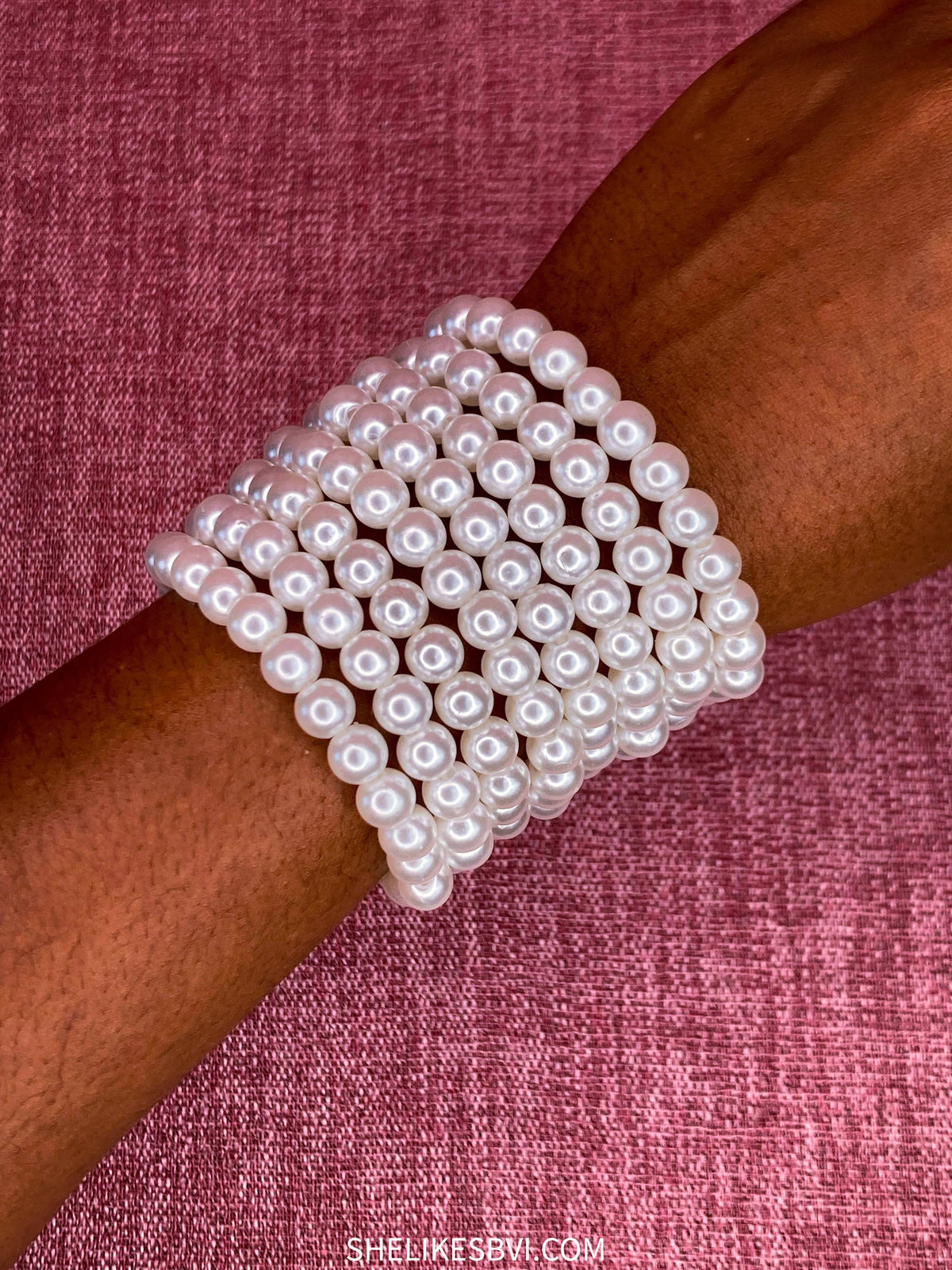 Classy Woman Pearl Bracelet Set